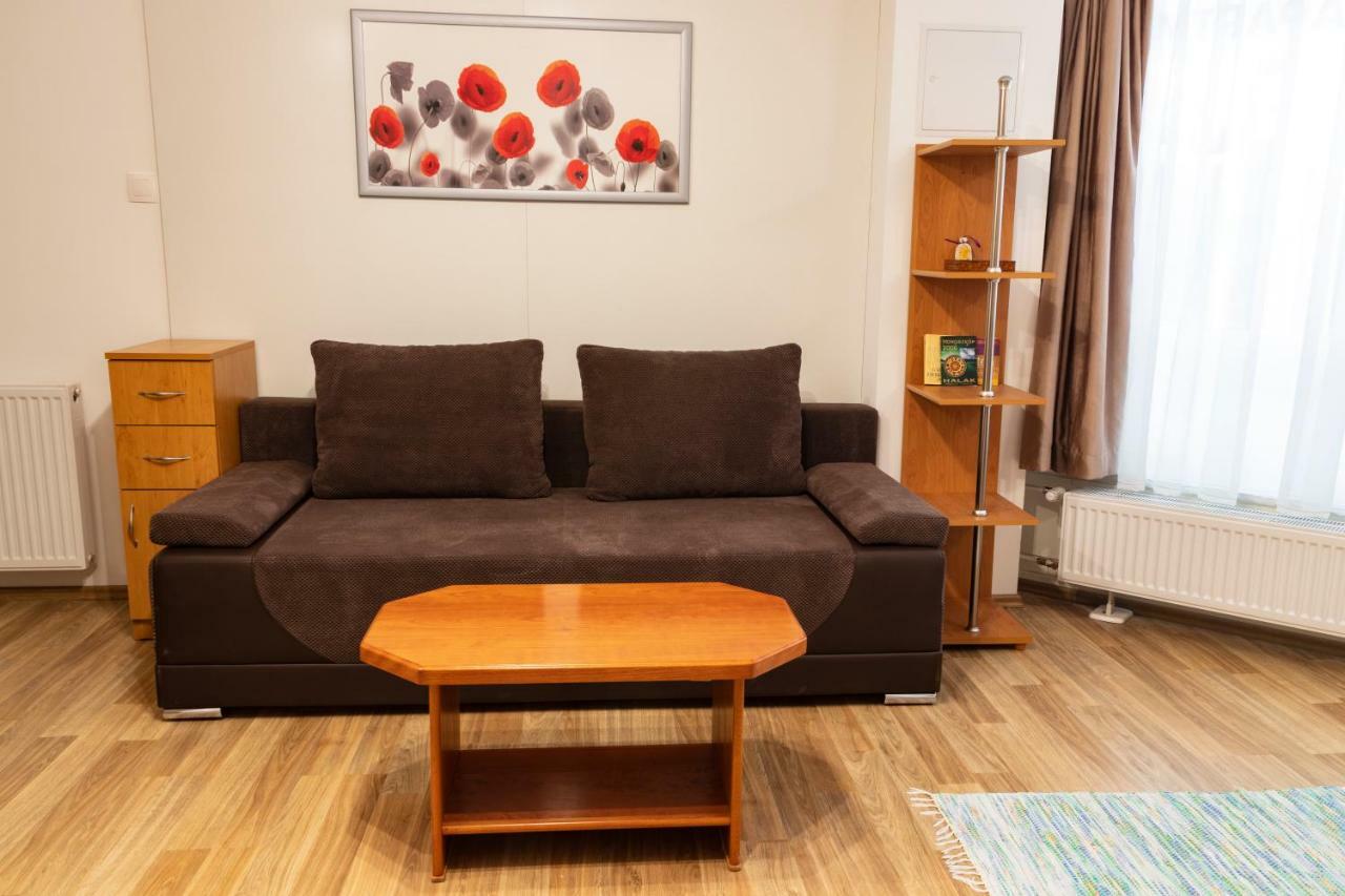 Basement Atrium Apartman Διαμέρισμα Keszthely Εξωτερικό φωτογραφία