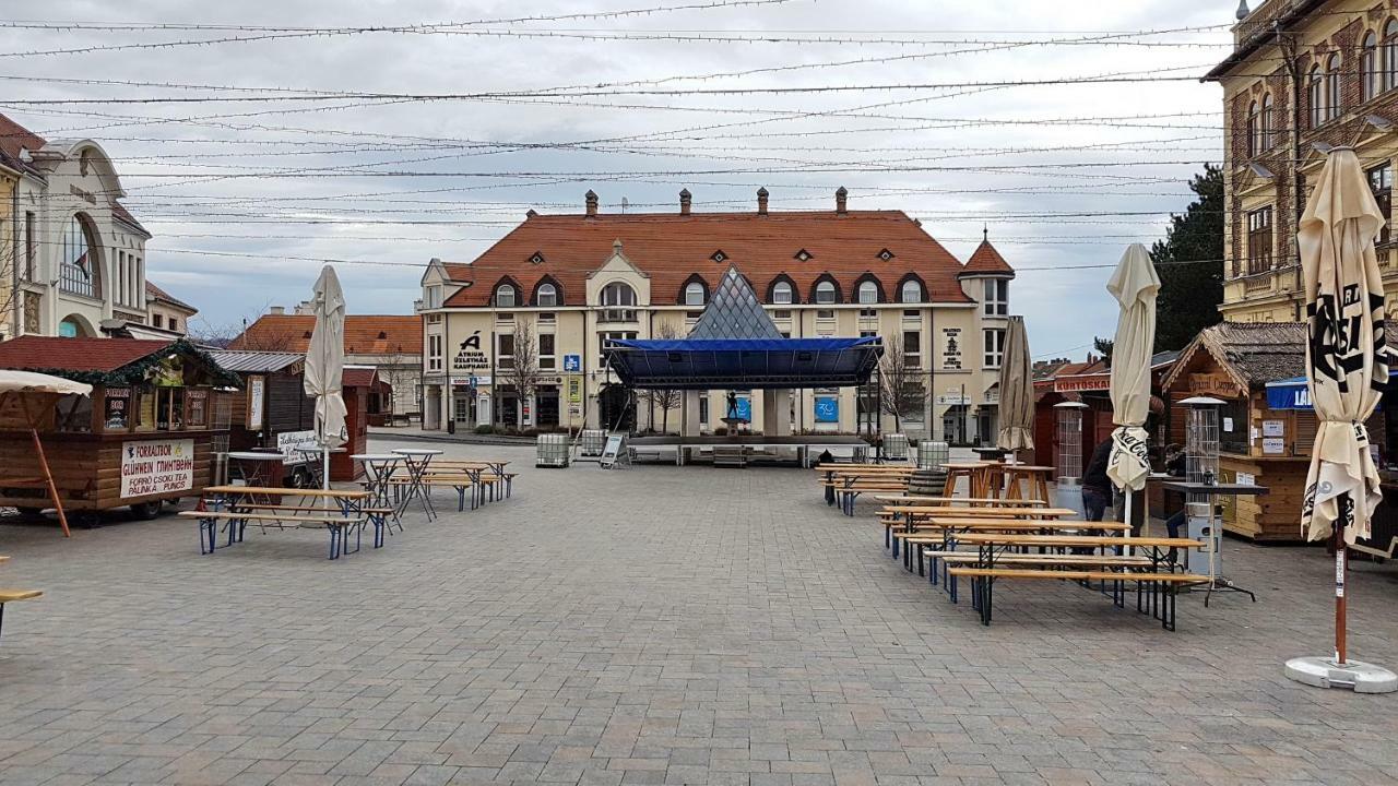 Basement Atrium Apartman Διαμέρισμα Keszthely Εξωτερικό φωτογραφία